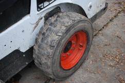 KOMPAKTNÍ NAKLADAČ BOBCAT S570