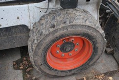 KOMPAKTNÍ NAKLADAČ BOBCAT S570