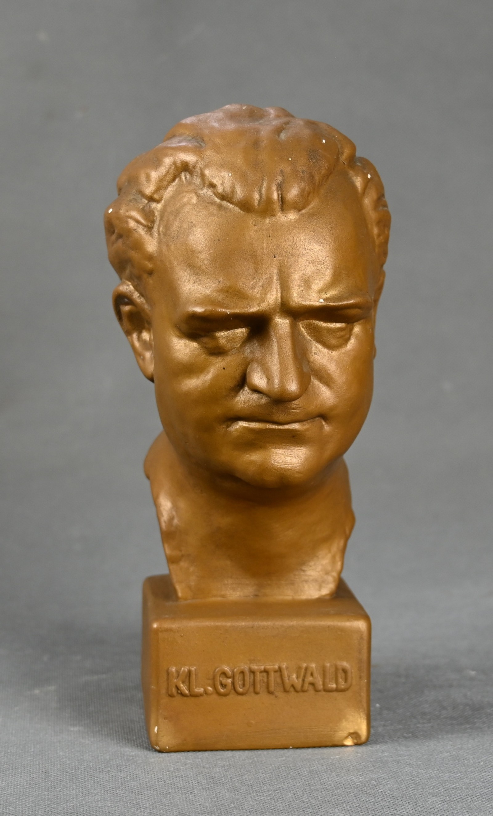 Busta Klementa Gottwalda