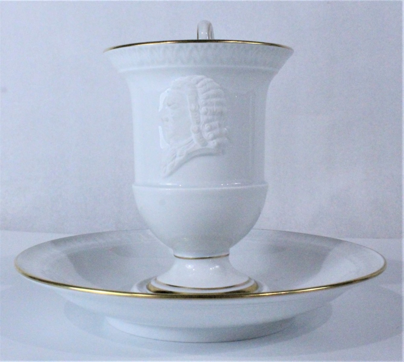 Míšeňský šálek s portrétem