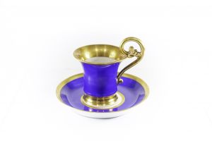 Šálek s podšálkem v kobaltové modři