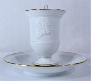 Míšeňský šálek s portrétem