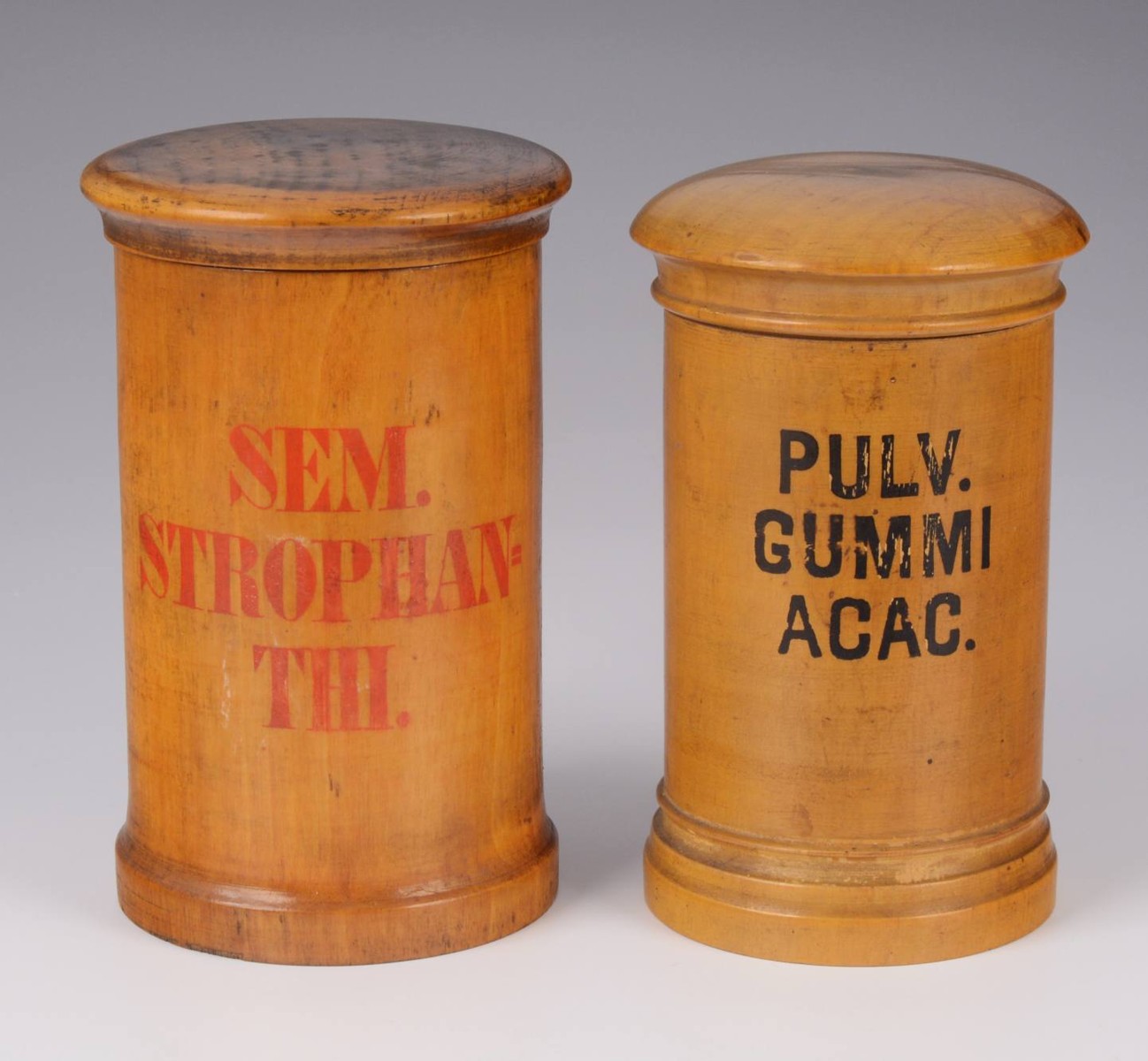 DVOJICE LÉKÁRENSKÝCH DÓZ