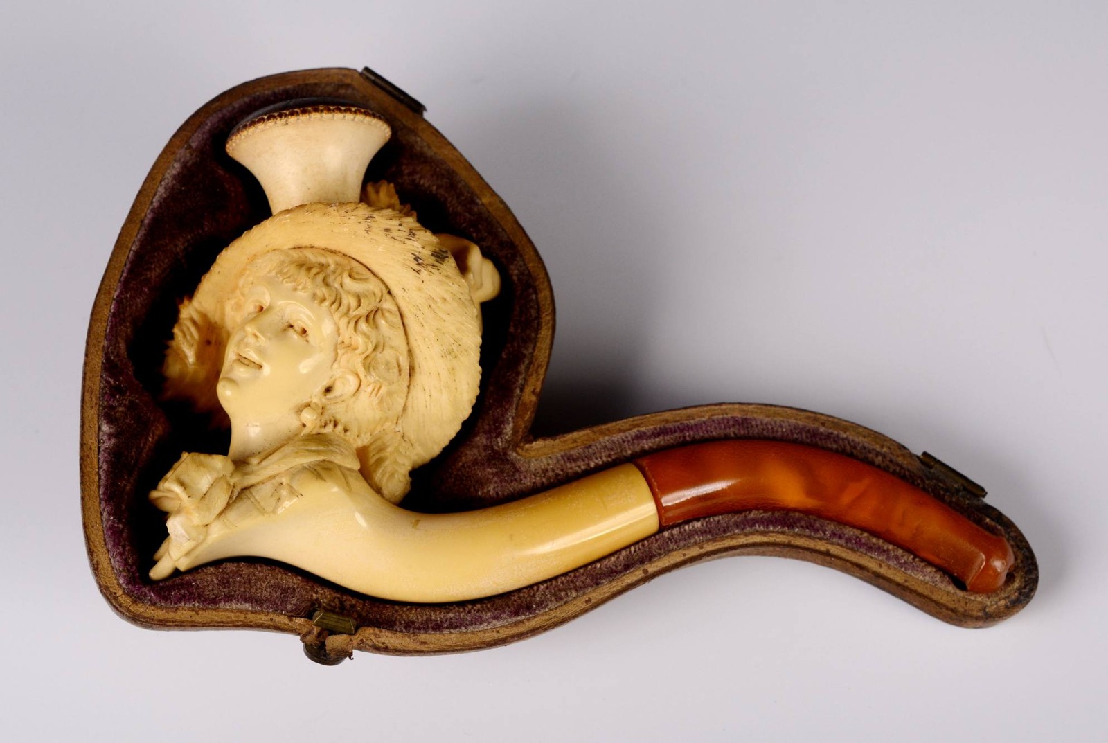 DÝMKA Z MOŘSKÉ PĚNY