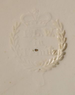 PROLAMOVANÝ TALÍŘ A MÍSA