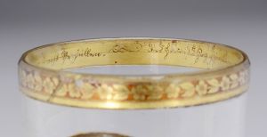 DVOUSTĚNNÁ ČÍŠE