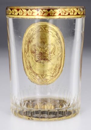 DVOUSTĚNNÁ ČÍŠE