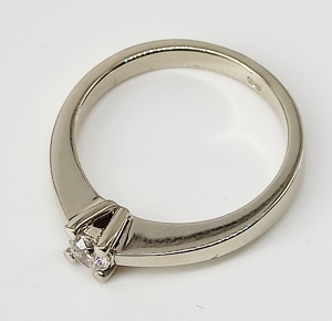 Zlatý prsten solitér s diamantem 0,233 c