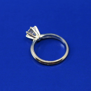 Platinový prsten s briliantem, 1,00 ct