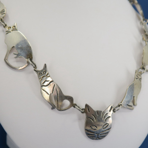 Stříbrný náhrdelník "Kočky"