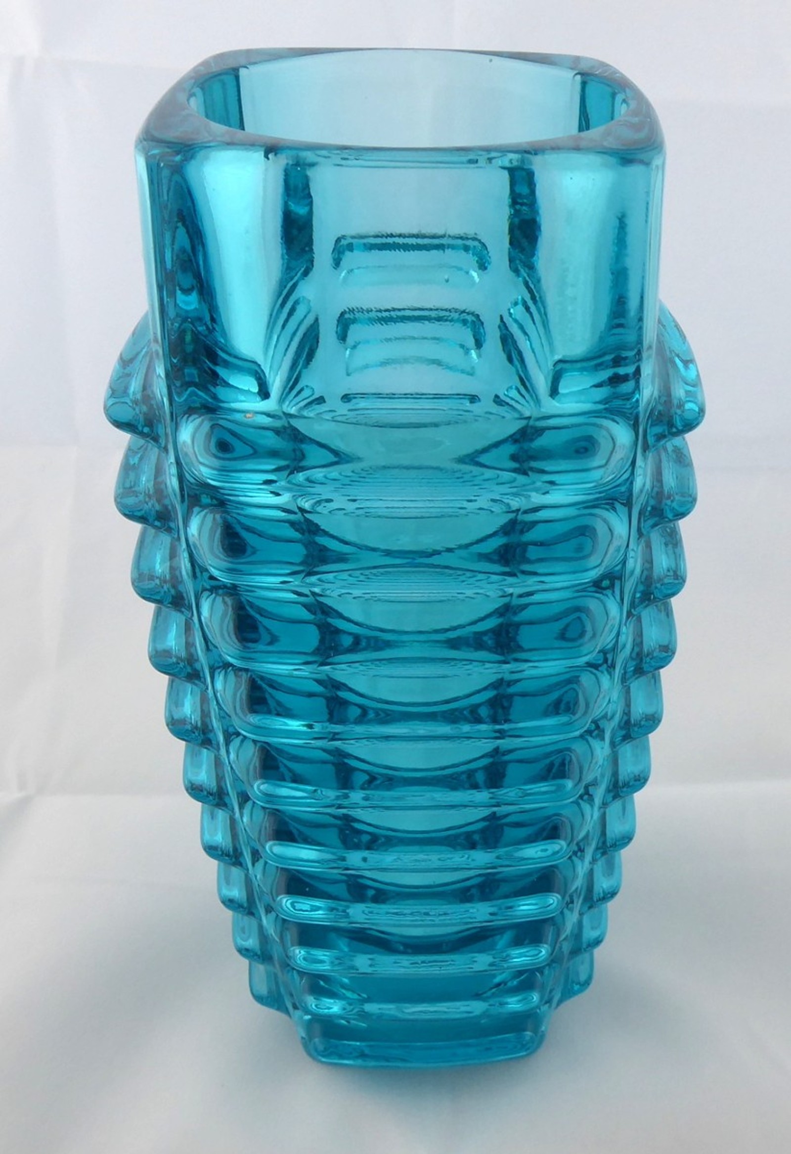 František Vízner sklárna Rosice | Váza z akvamarínového skla