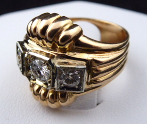 Prsten ze žlutého a bílého zlata s brilianty | velikost 51-52