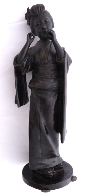 Okimono stojící krasavice / Genryusai Seiya styl / Bronzová socha