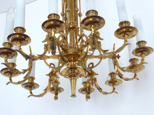 Neorenesanční historizující lustr ze zlaceného bronzu