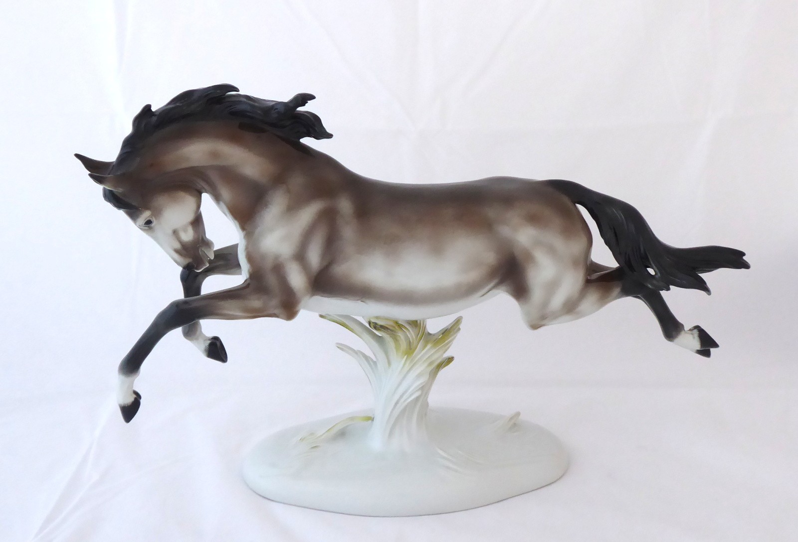 Luxusní velká socha koně - Rosenthal, Max Daniel Hermann Fritz