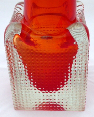 Váza z čirého a světle červeného skla - František Vízner (1936-2011)