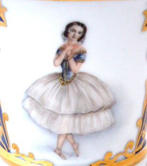 Šálek s malovanou miniaturou baletky Amalie Ferraris - Slavkov