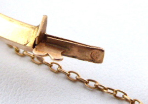 Zlatý starožitný náramek s dubnickým opálem - vnitřní průměr 5,5 cm