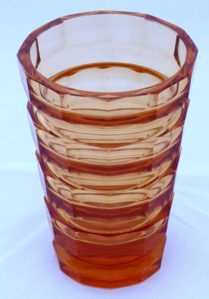 Váza s prstenci - jantarové sklo