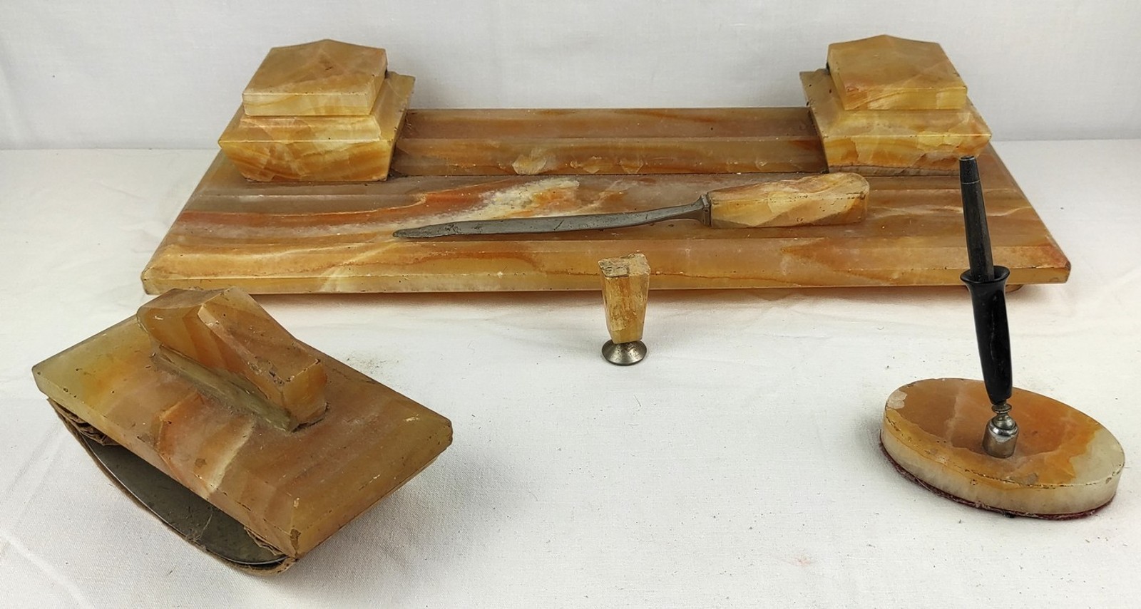 Mramorový kalamář