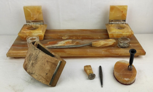 Mramorový kalamář