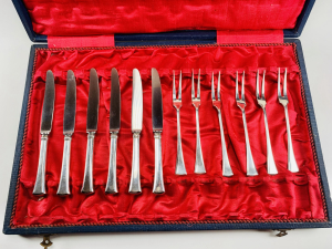 Stříbrné dezertní nože a vidličky | František Bibus