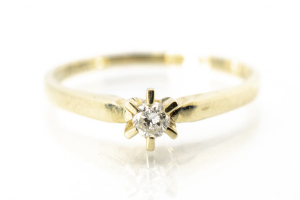 Zlatý prsten s diamantem 0,1 ct, vel. 60
