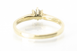 Zlatý prsten s diamantem 0,1 ct, vel. 60
