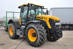 KOLOVÝ TRAKTOR JCB FASTRAC 4 220