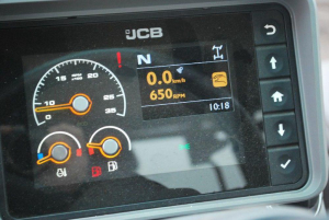 KOLOVÝ TRAKTOR JCB FASTRAC 4 220
