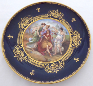 DEKORATIVNÍ TALÍŘ S MOTIVEM TŘÍ GRÁCIÍ - WAHLISS, VÍDEŇ