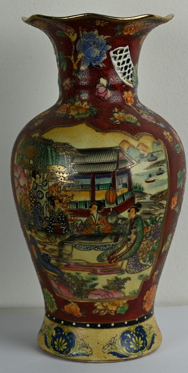 Váza s čínským motivem 2