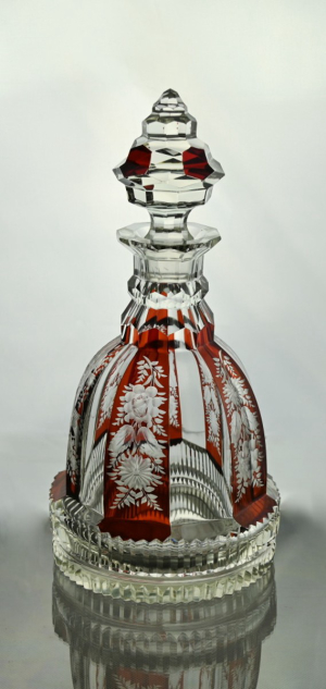 Karafa s uzávěrem a šest pohárků