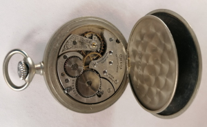 Kapesní hodinky Omega II.