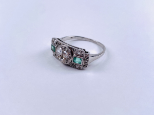 Prsten s diamanty a smaragdy | Art deco