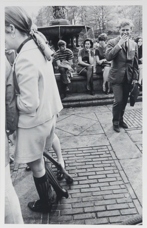 Jan Lukas (1915 - 2006) - Václav Havel v Central parku, NYC, duben 1968, pes a dívka