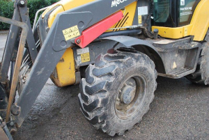TRAKTORBAGR MECALAC TLB 890