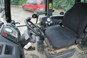 TRAKTORBAGR MECALAC TLB 890