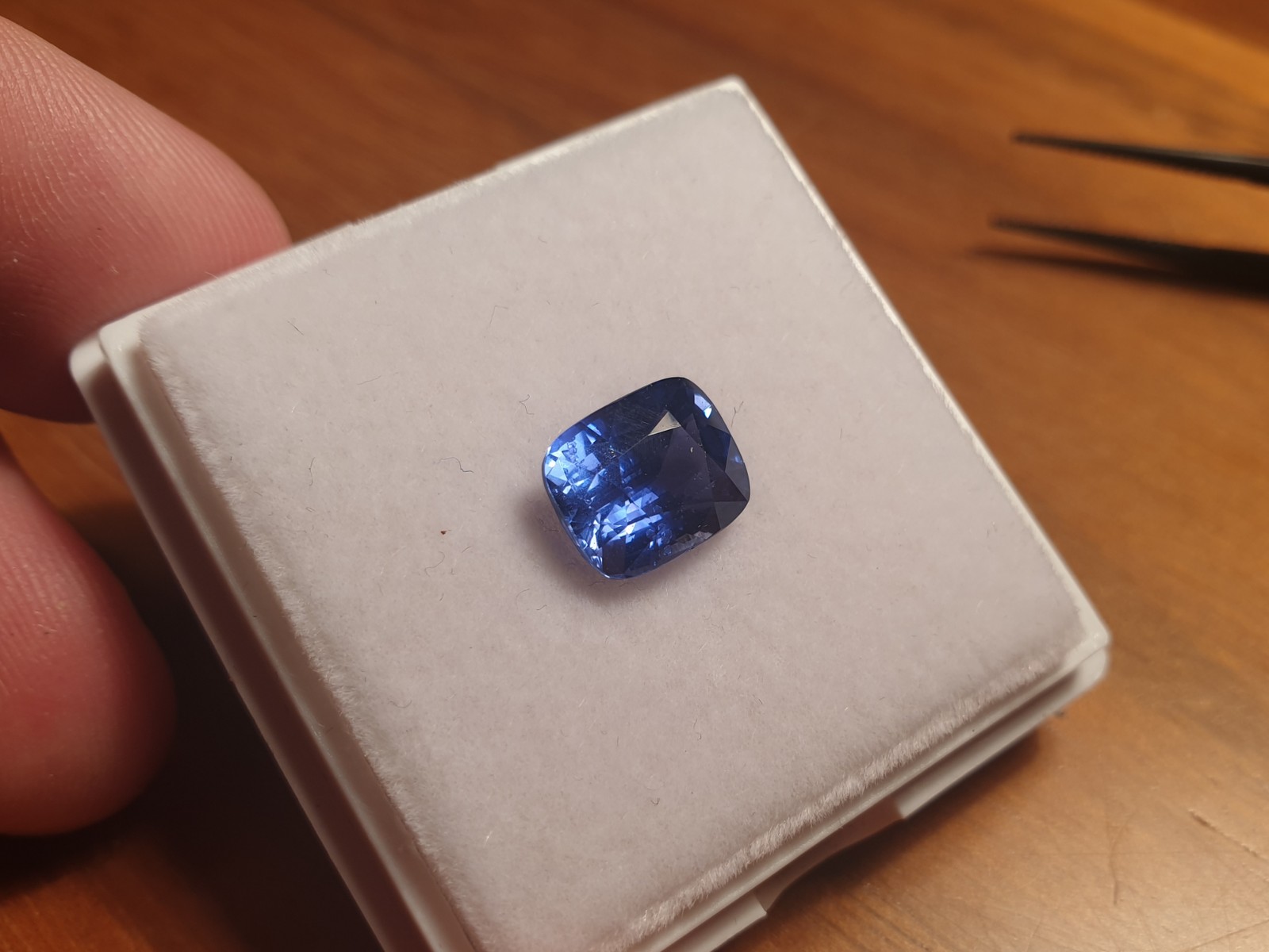 Unikátní modrý safír - cornflower blue 4,6 karátů