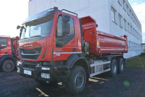 IVECO TRAKKER 450