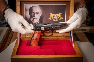 Pistole CZ 75 REPUBLIKA, č. 1924