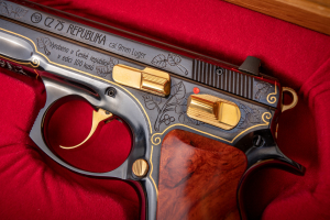 Pistole CZ 75 REPUBLIKA, č. 1924