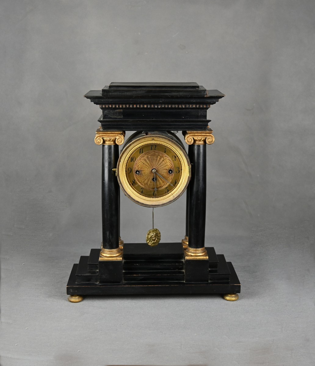 Sloupkové hodiny stolní Biedermeier