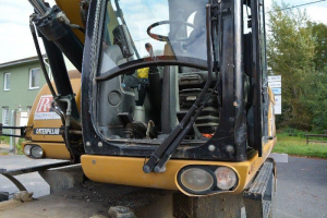 KOLOVÉ RYPADLO CATERPILLAR M315D
