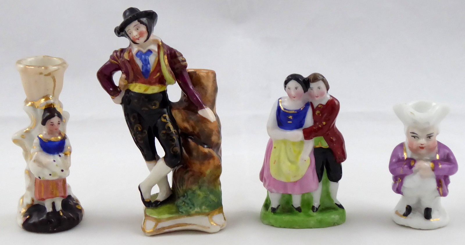 ČTYŘI PORCELÁNOVÉ MALÉ SOŠKY - MINIATURY