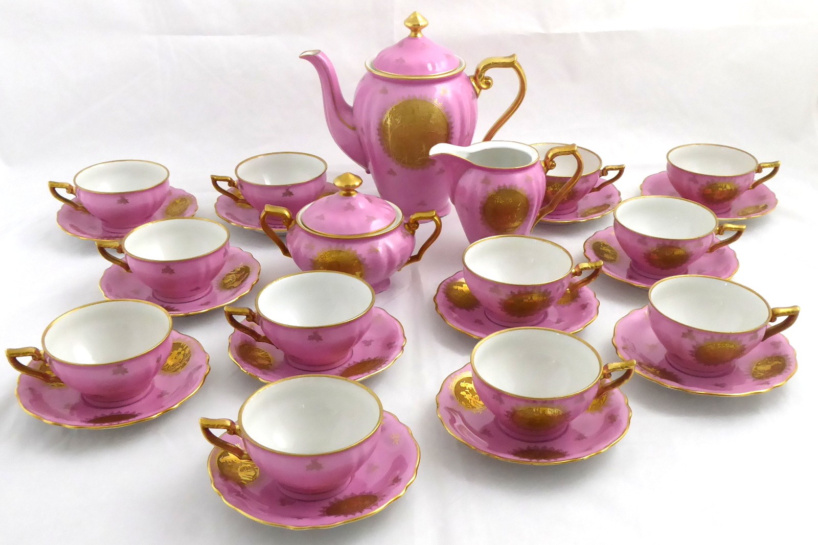 RŮŽOVÝ A ZLACENÝ SERVIS PRO 12.OSOB - GLORIA, STARÁ ROLE