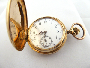 ZLATÉ KAPESNÍ HODINKY S ŘETÍZKEM - ANCRE LIGNE DROITE, REMONTOIR 15 RUBIS, SPIRAL BREGUET