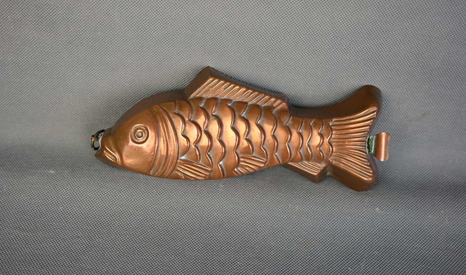 Měděná forma na pečení-ryba