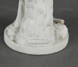Porcelánová soška-antický hrdina