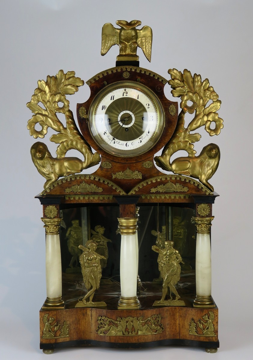 Empírové hrací sloupkové hodiny ve schránce